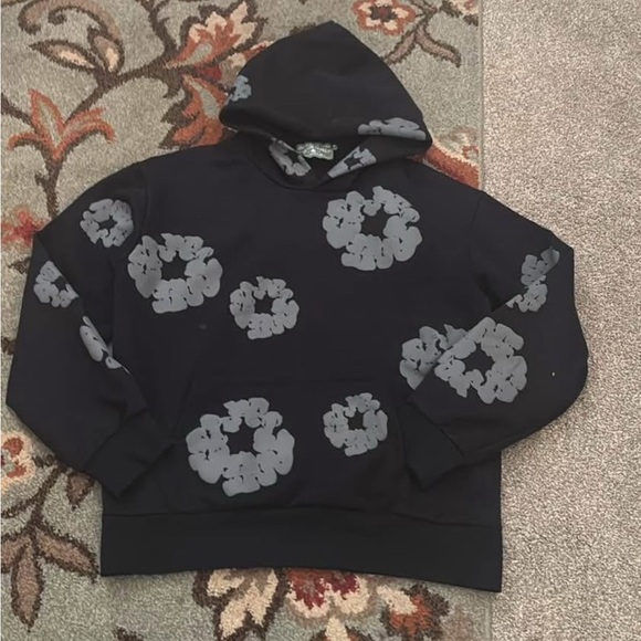 Men's Black and Gray Crewneck Sweater